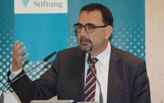 REDE ZUR FRAGE: „WIE DEN (DIGITALEN) DIALOG ZWISCHEN POLITIK, VERWALTUNG UND BÜRGERN GESTALTEN?“